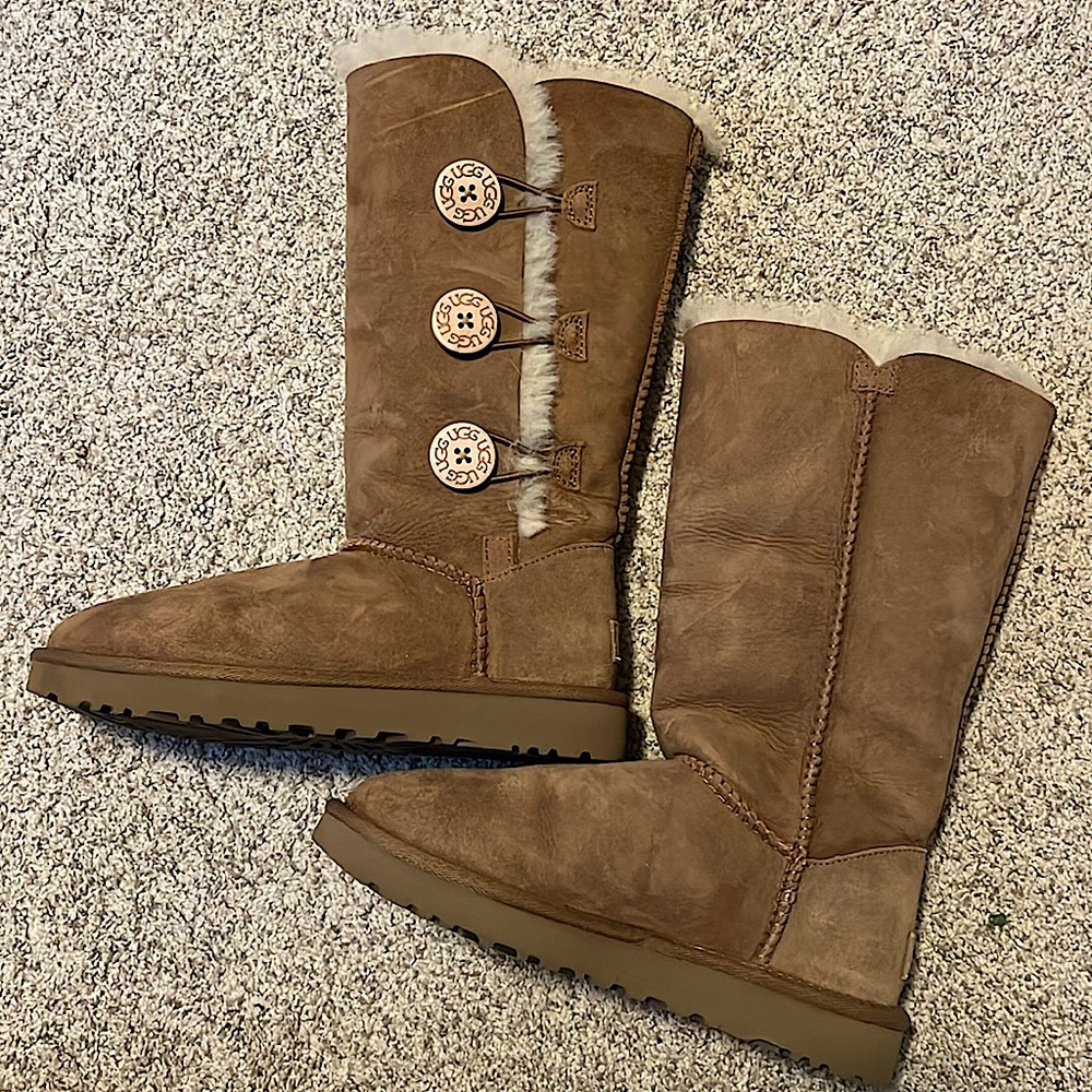 UGG Bailey Button Triplet II Chestnut Fur Boots